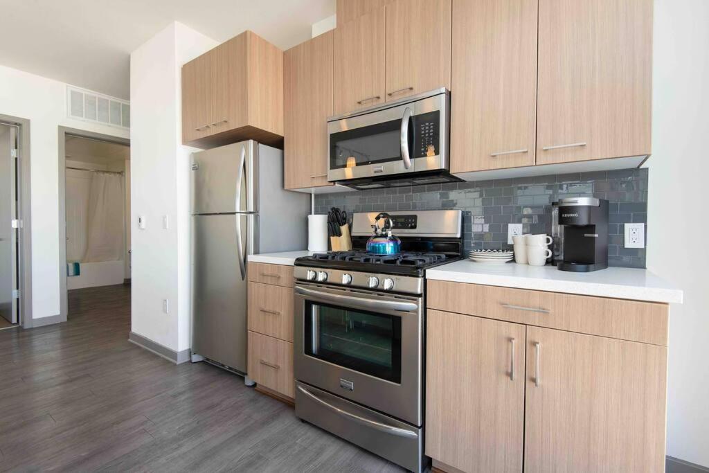 Centrally Located Apartments With Free Parking غلينديل، كاليفورنيا المظهر الخارجي الصورة