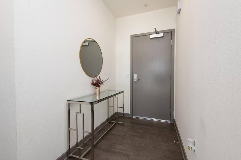 Centrally Located Apartments With Free Parking غلينديل، كاليفورنيا المظهر الخارجي الصورة