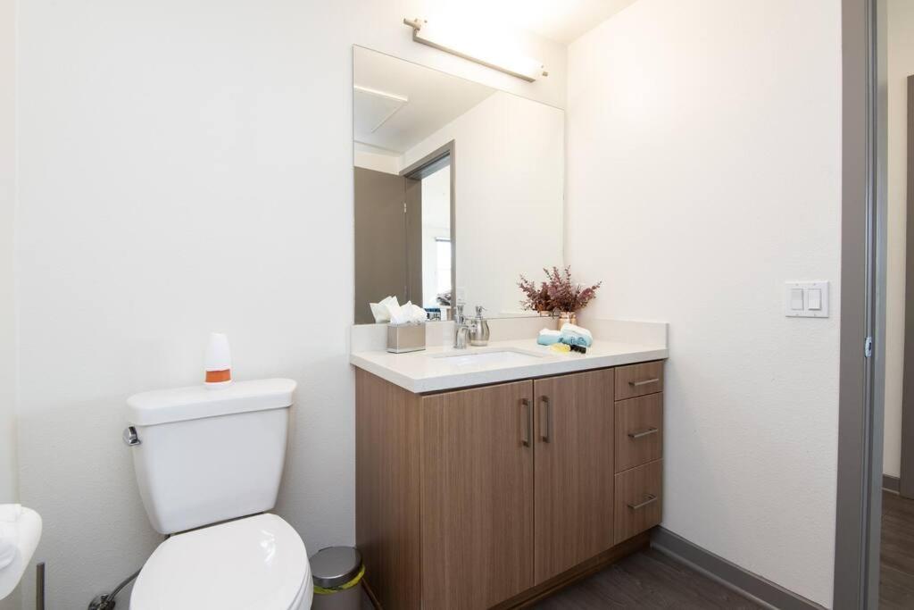 Centrally Located Apartments With Free Parking غلينديل، كاليفورنيا المظهر الخارجي الصورة