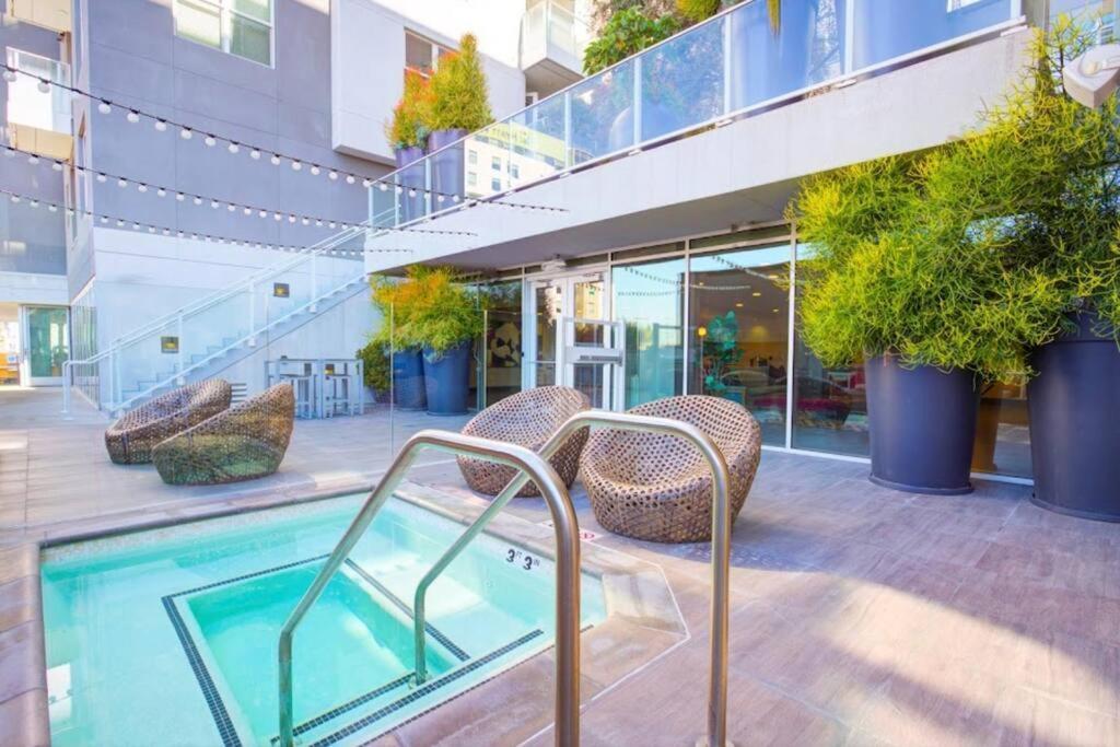 Centrally Located Apartments With Free Parking غلينديل، كاليفورنيا المظهر الخارجي الصورة